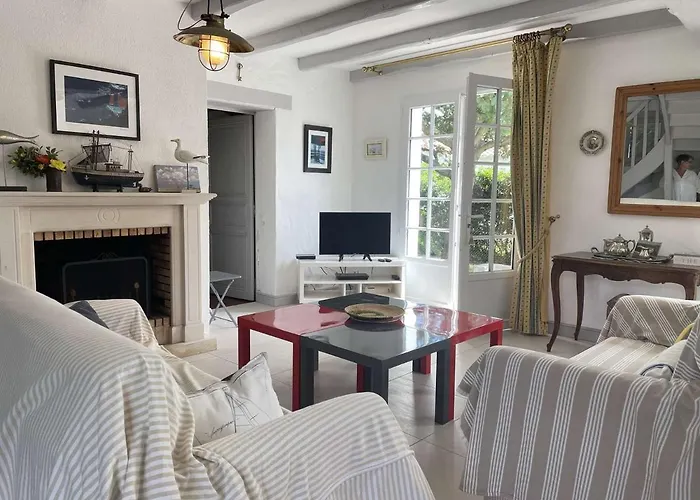 Hébergement de vacances Maison Confortable 5 Pieces, 8 Couchages, Proche Et Commerces, Avec Jardin, Terrasse Et Wifi. - Fr-1-224b-477